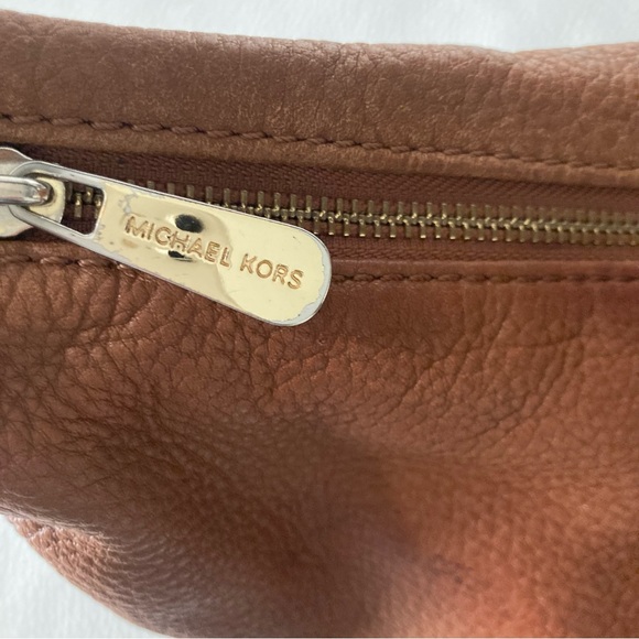 MICHAEL KHORS FULTON LARGE HOBO BROWN/TERRACOTA LEATHER SHOULDER BAG - Picture 11 of 16